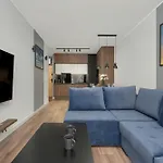 Stylish For 6 With Balcony Near The Main Square By Renters *