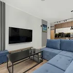 Stylish For 6 With Balcony Near The Main Square By Renters *