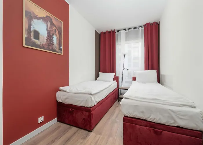 Stylish For 6 With Balcony Near The Main Square By Renters Vratislav