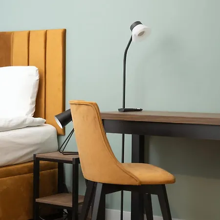 아파트 Stylish For 6 With Balcony Near The Main Square By Renters *