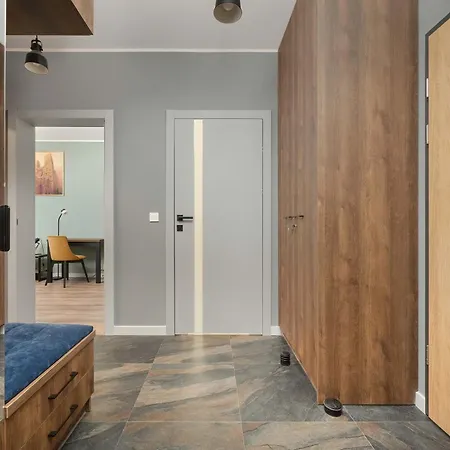 아파트 Stylish For 6 With Balcony Near The Main Square By Renters 브로츠와프