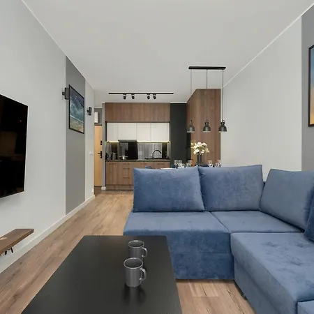 Stylish For 6 With Balcony Near The Main Square By Renters *