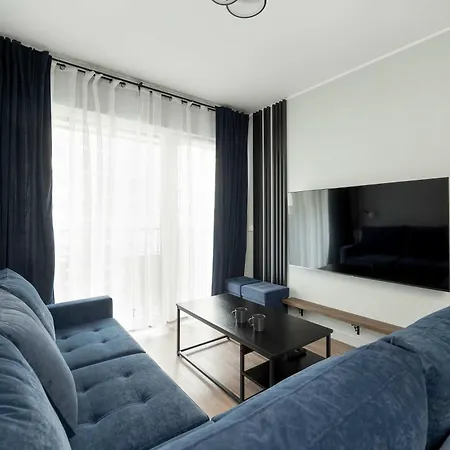 Stylish For 6 With Balcony Near The Main Square By Renters Apartment Wroclaw