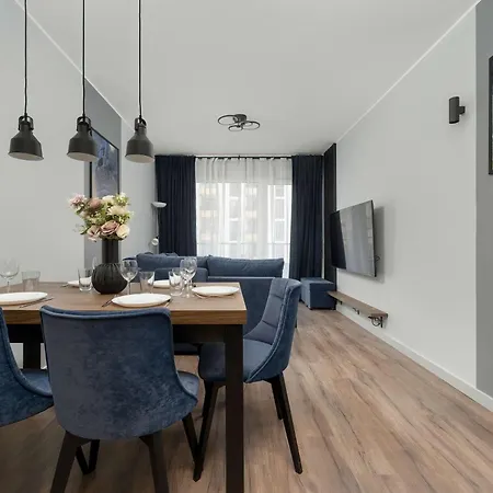 아파트 Stylish For 6 With Balcony Near The Main Square By Renters 브로츠와프