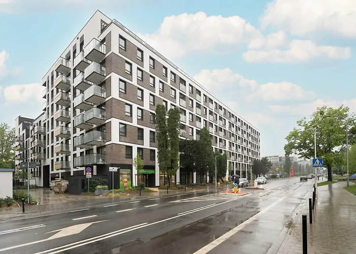 Stylish For 6 With Balcony Near The Main Square By Renters アパート