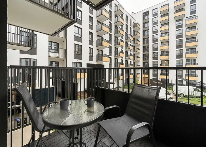 Apartman Stylish For 6 With Balcony Near The Main Square By Renters