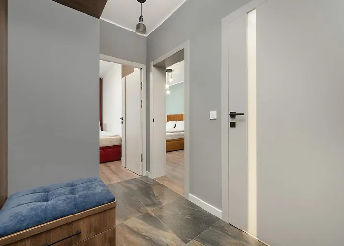 Apartman Stylish For 6 With Balcony Near The Main Square By Renters