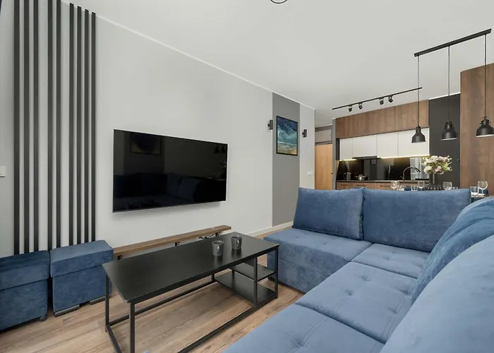 Stylish For 6 With Balcony Near The Main Square By Renters *